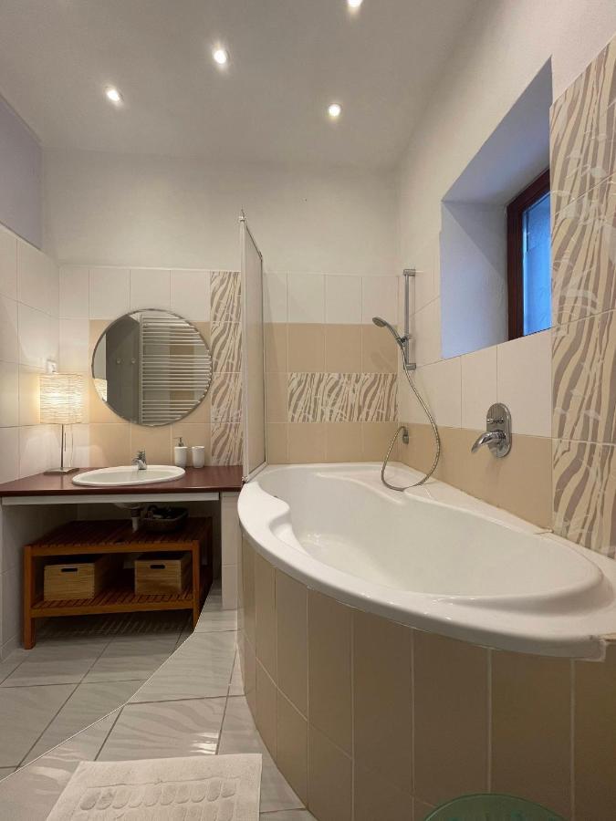 Na Pekarne Apartment Zelezna Ruda Luaran gambar