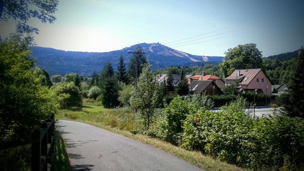 Na Pekarne Apartment Zelezna Ruda Luaran gambar